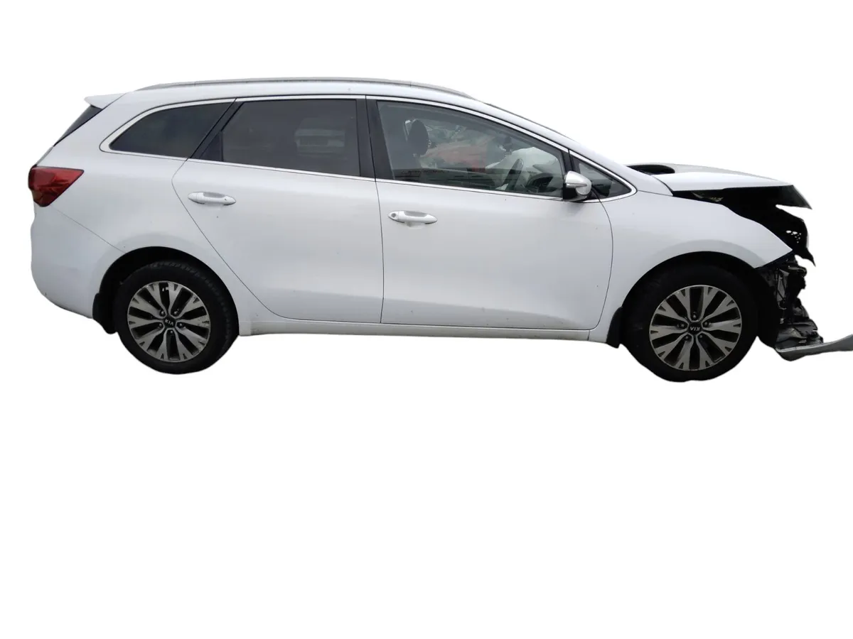 2015 KIA CEED For Breaking/Dismantling - Image 2