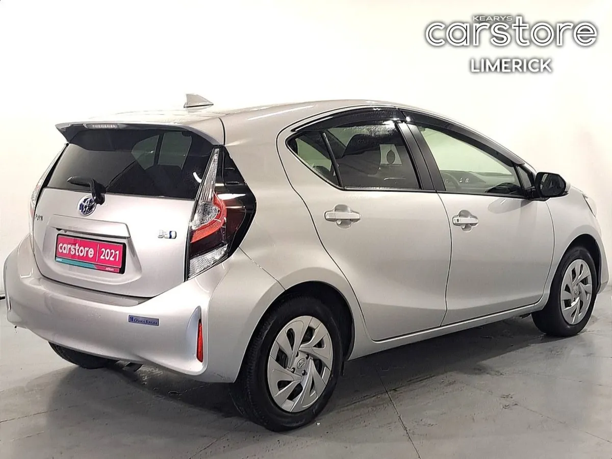 Toyota Aqua 1.5 Hybrid Lux - Image 3