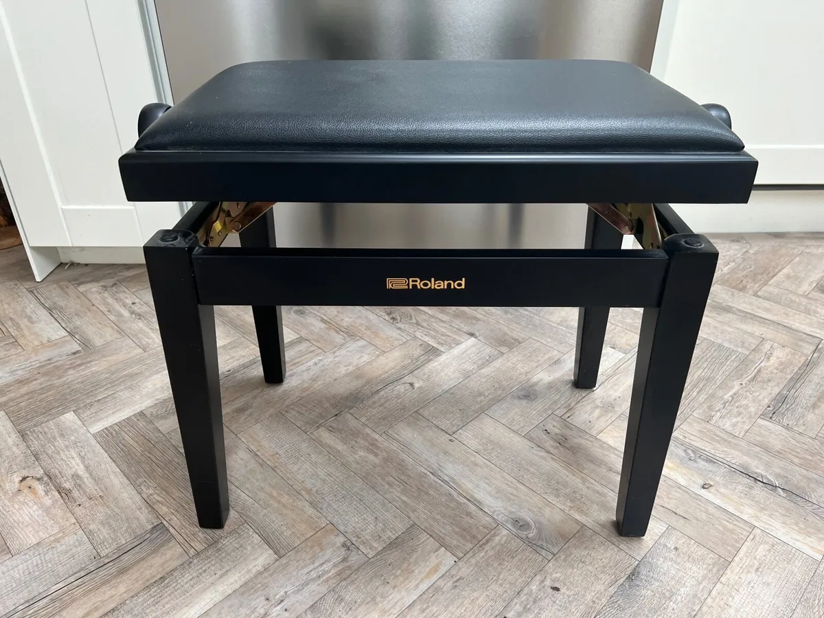 Piano bench