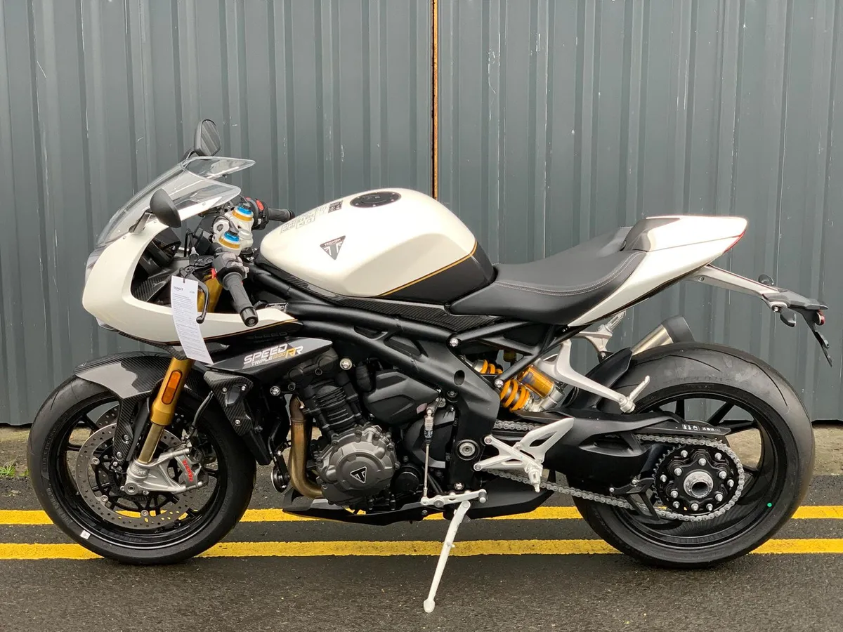 2024 in crystal white Triumph Speed Triple 1200 RR - Image 3