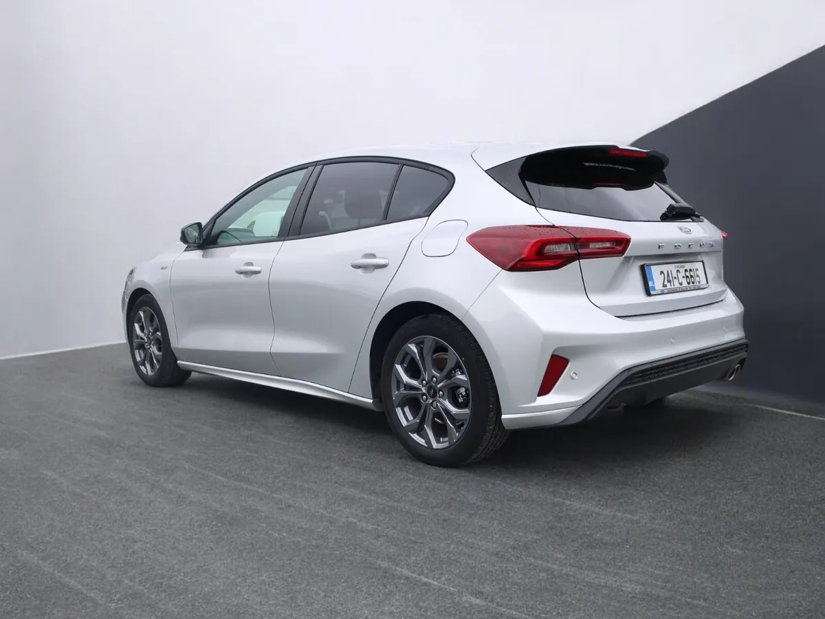 2024 FOCUS  1.0T ST LINE 5DR  125PS M6 - Image 3