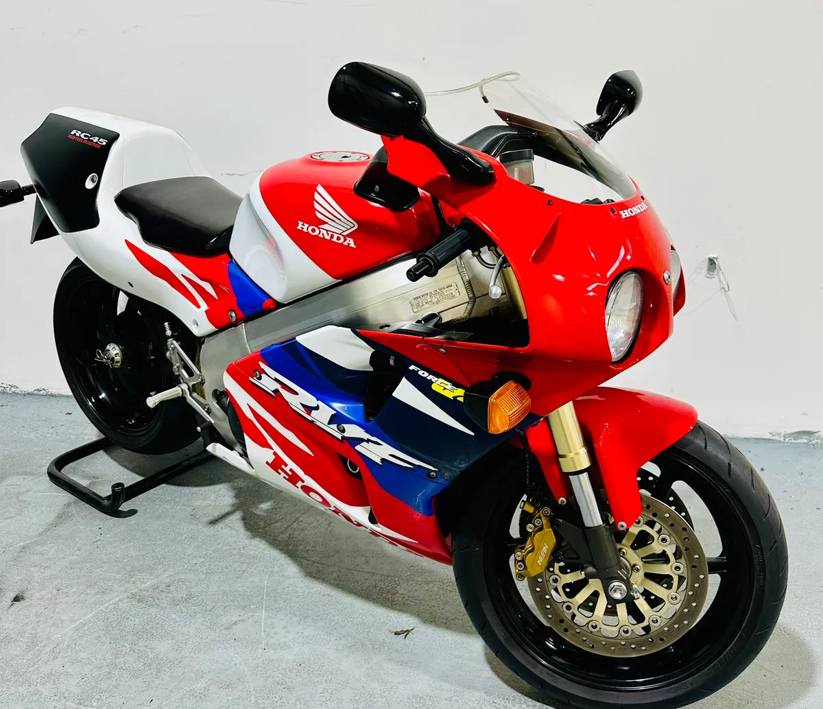 HONDA RVF 750 RC 45 - Image 4