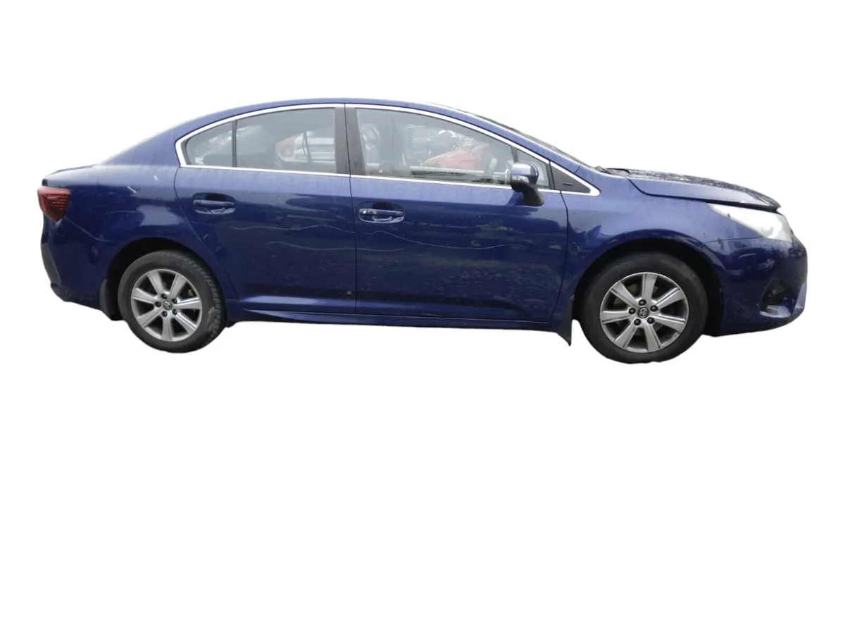 2015 TOYOTA AVENSIS For Breaking/Dismantling - Image 2