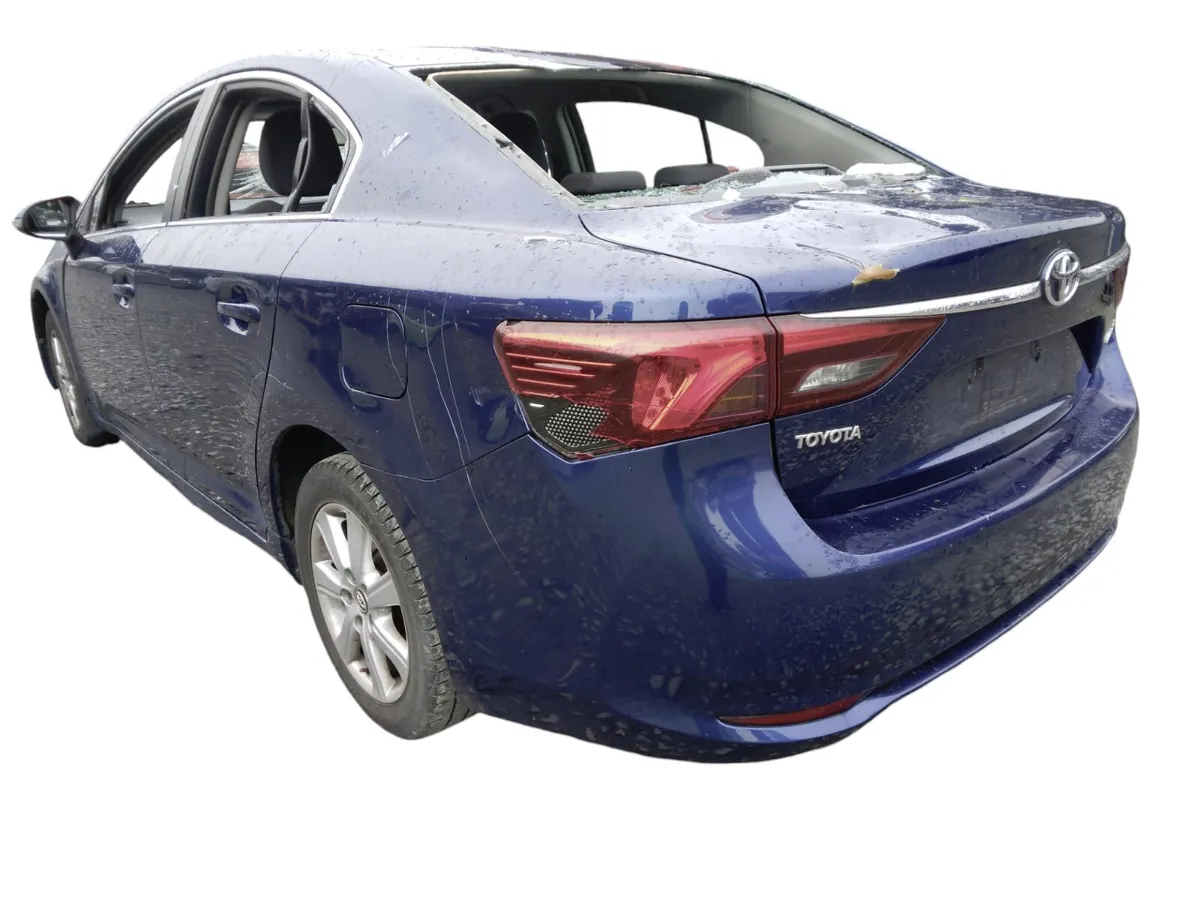 2015 TOYOTA AVENSIS For Breaking/Dismantling - Image 4