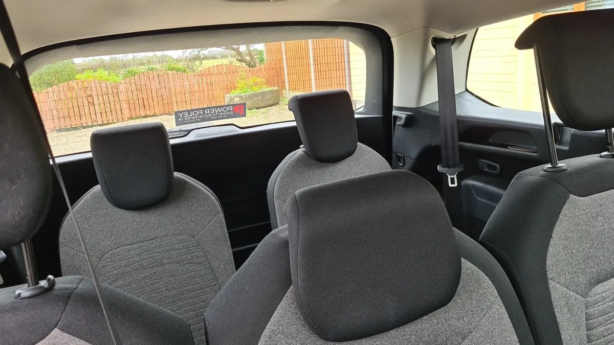 Citroen C4 Grand Picasso 7 Seats - Image 2