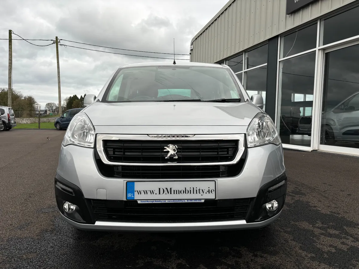 Wheelchair Car - Image 2