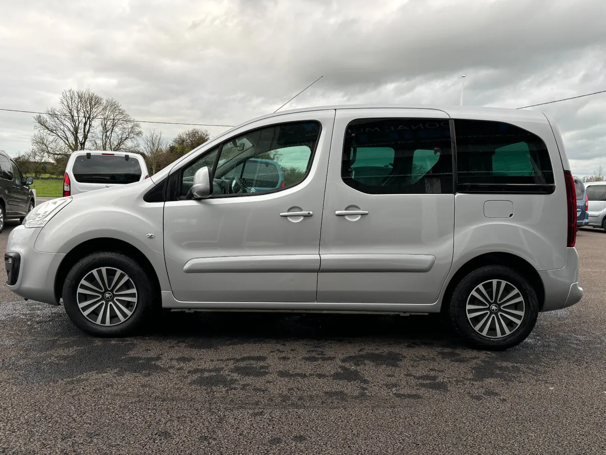 Wheelchair Car - Image 4