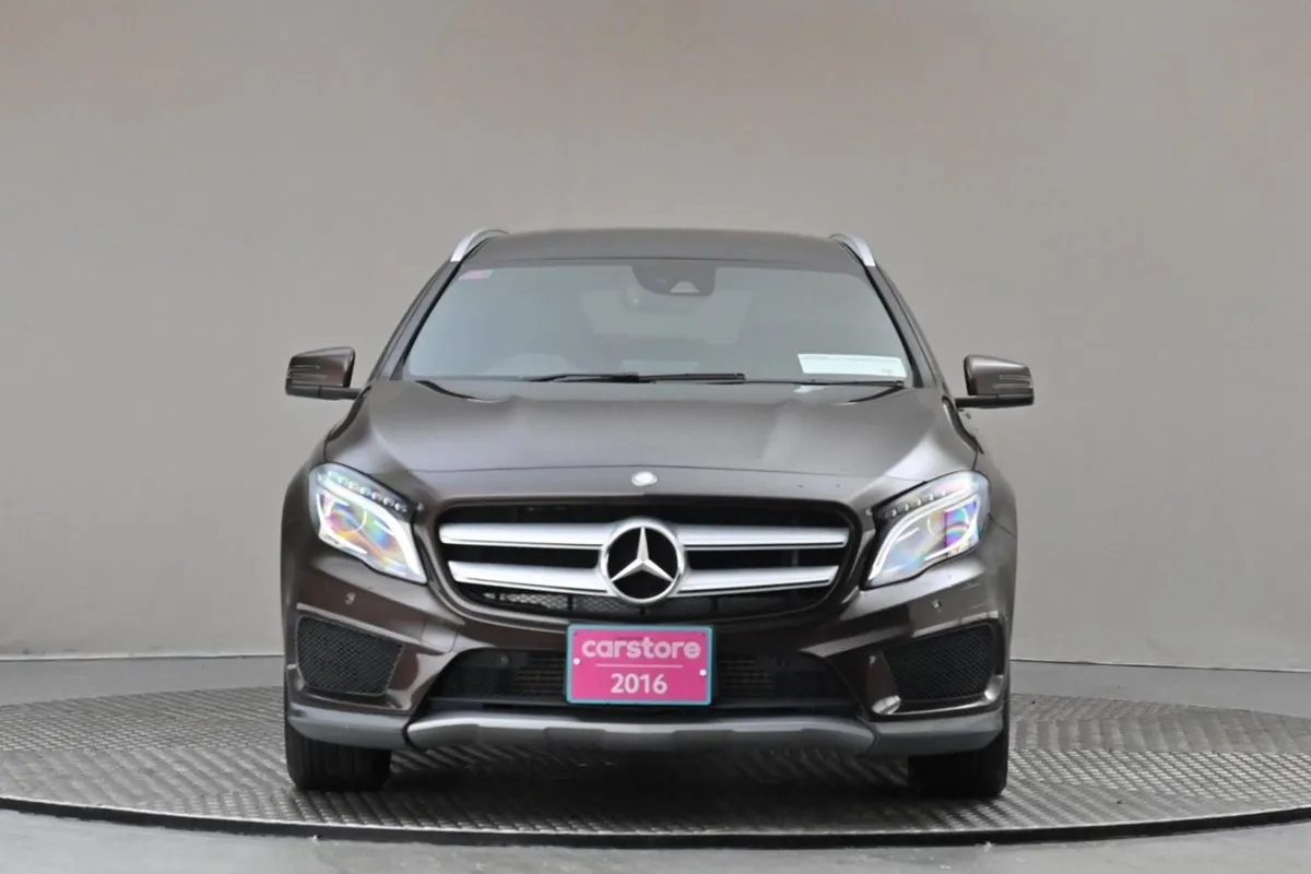 Mercedes-Benz GLA Class GLA 180  amg Line leather - Image 2