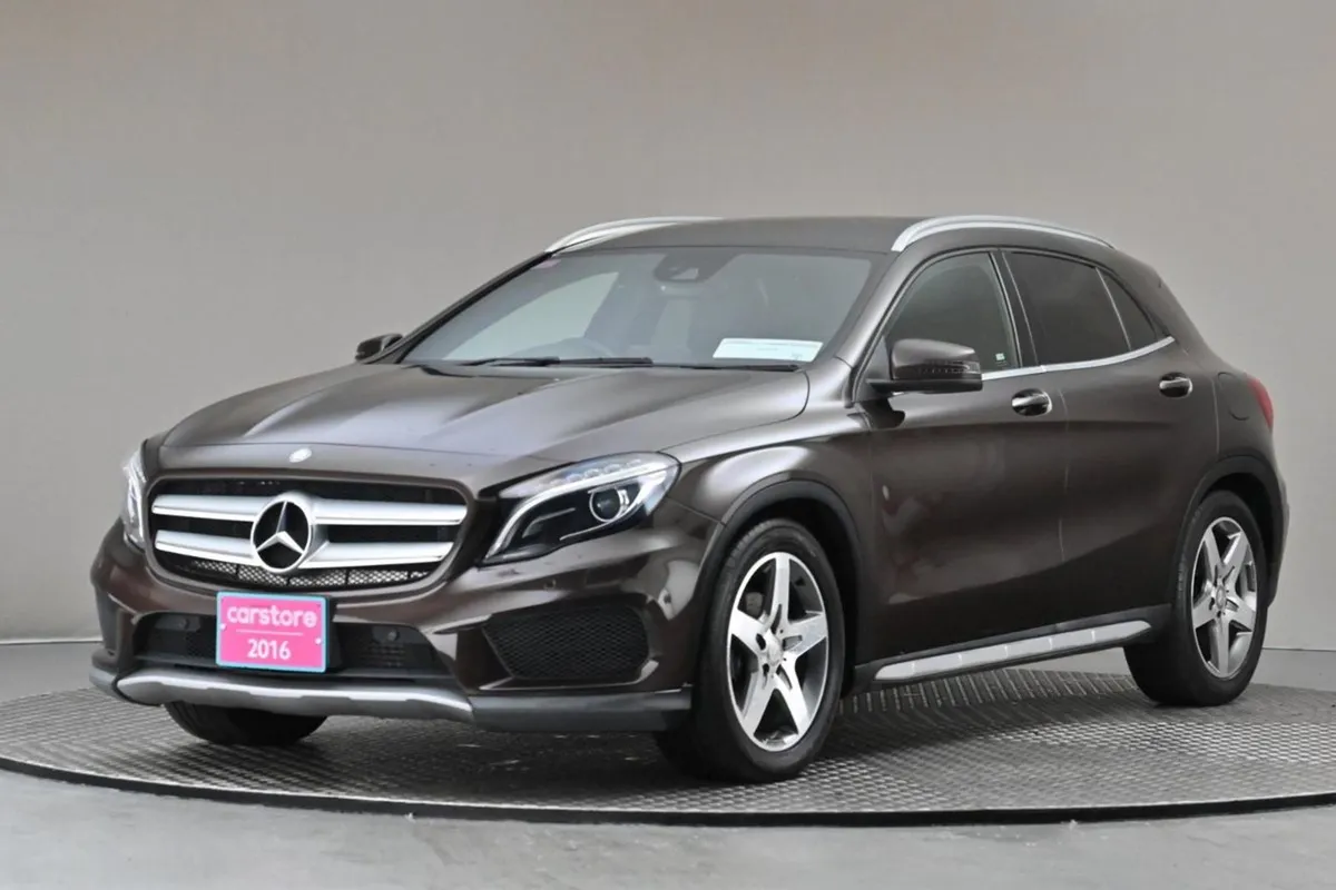 Mercedes-Benz GLA Class GLA 180  amg Line leather - Image 3