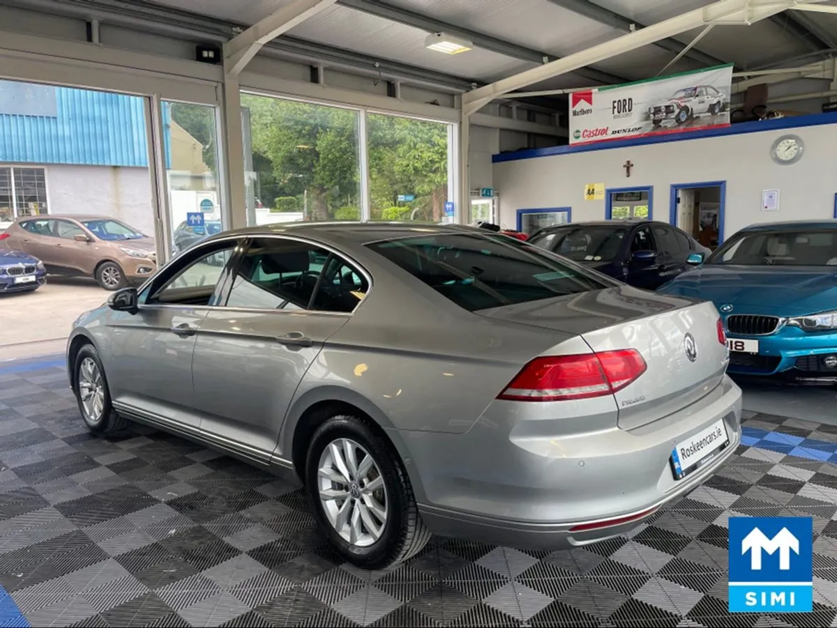 Volkswagen Passat Comfortline 1.6 TDI Manual 6spe - Image 4