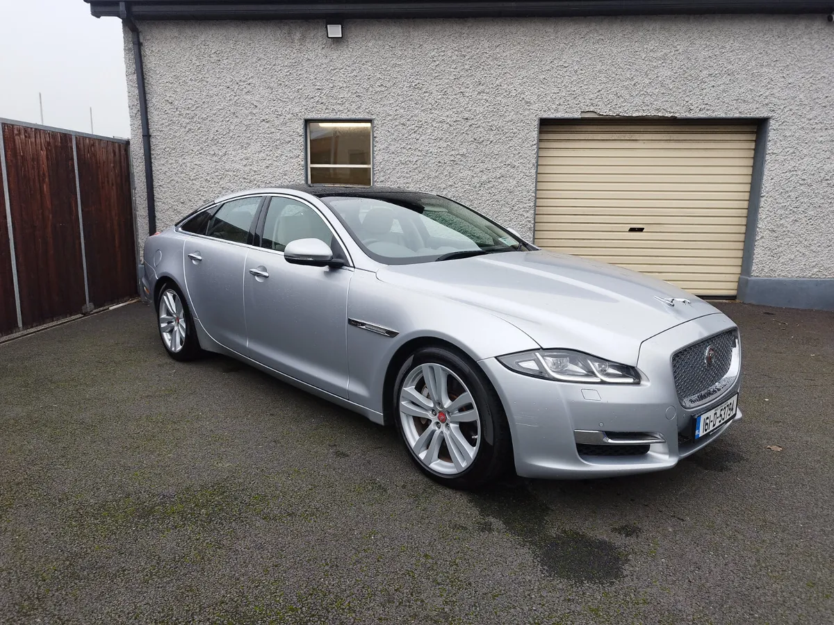 Jaguar XJ premium luxury full main dealer history - Image 2