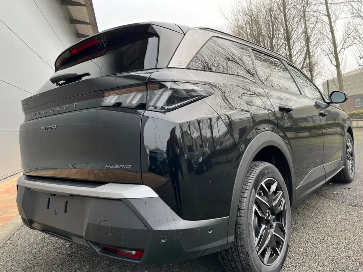 Peugeot 5008 1.2 Hybrid - Image 3