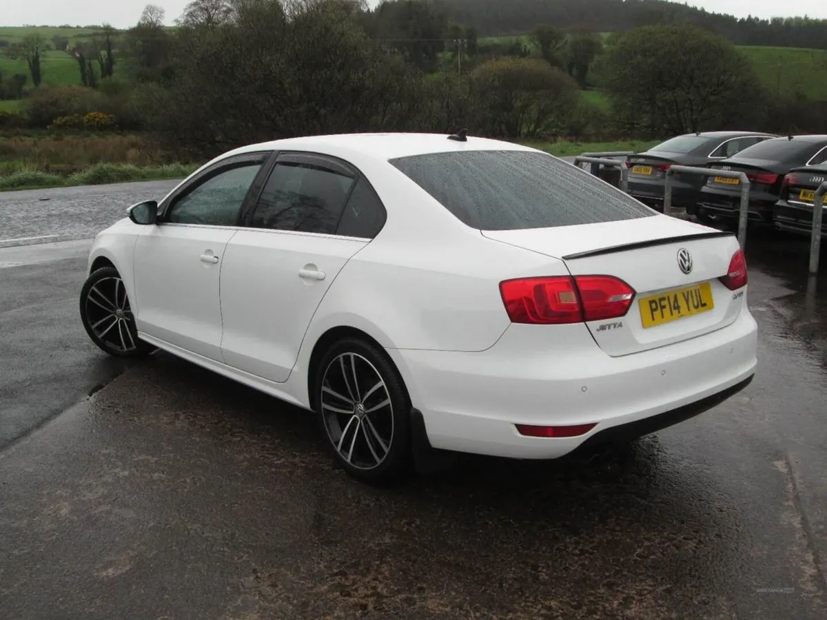 Volkswagen Jetta Diesel Saloon - Image 4