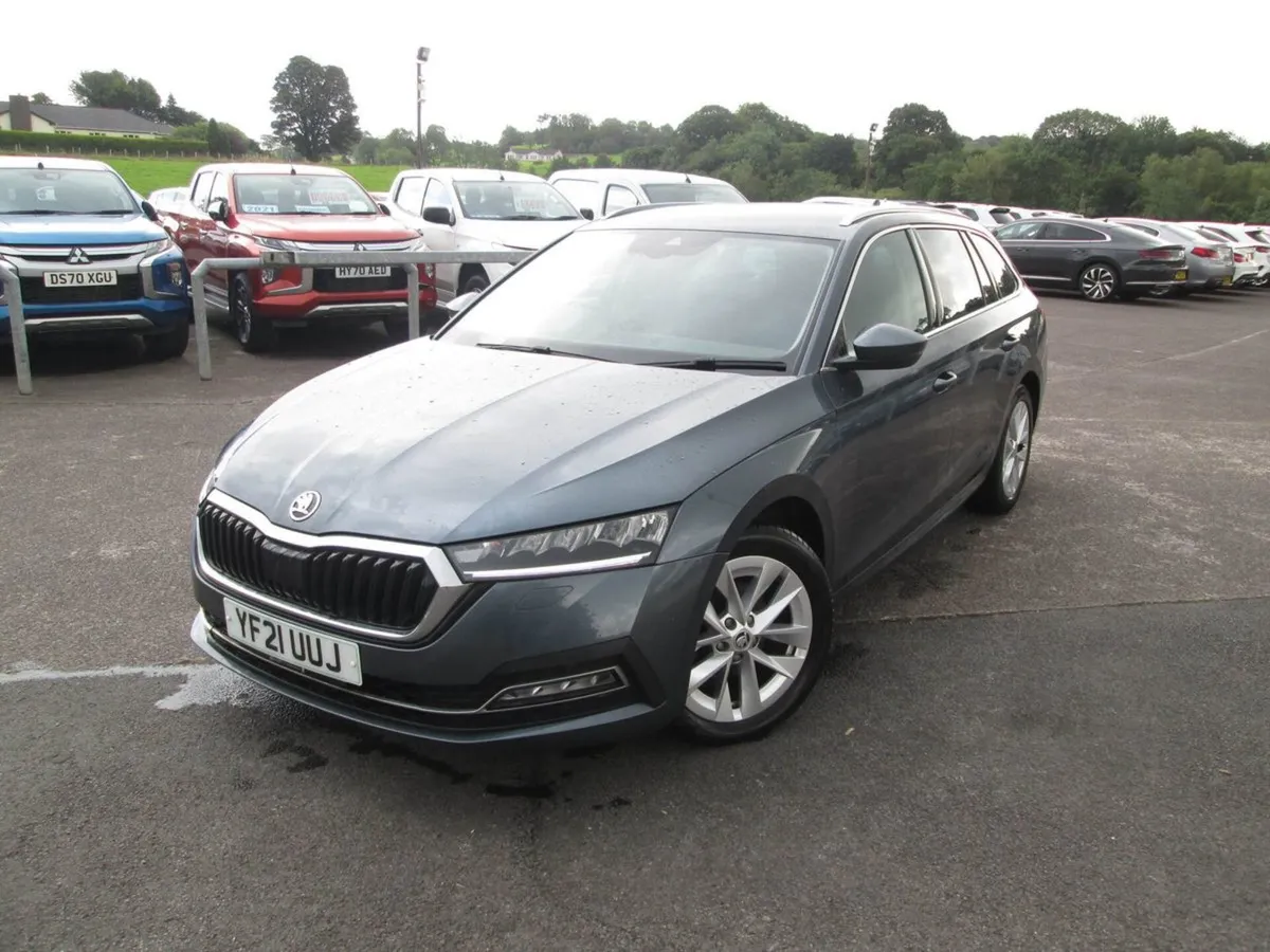 SKODA OCTAVIA 2.0 TDI SEL 5DR ESTATE - Image 3