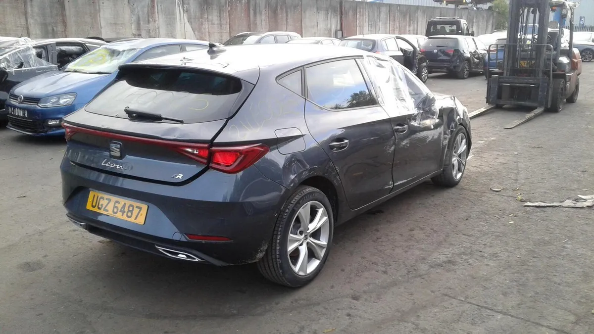 2021 SEAT LEON BREAKING FOR PARTS - Image 3