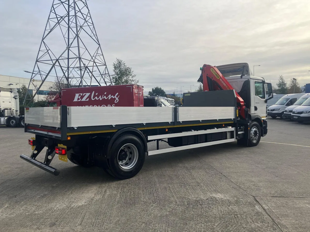 New MAN TGM 18.250 flatbed with crane - Image 1