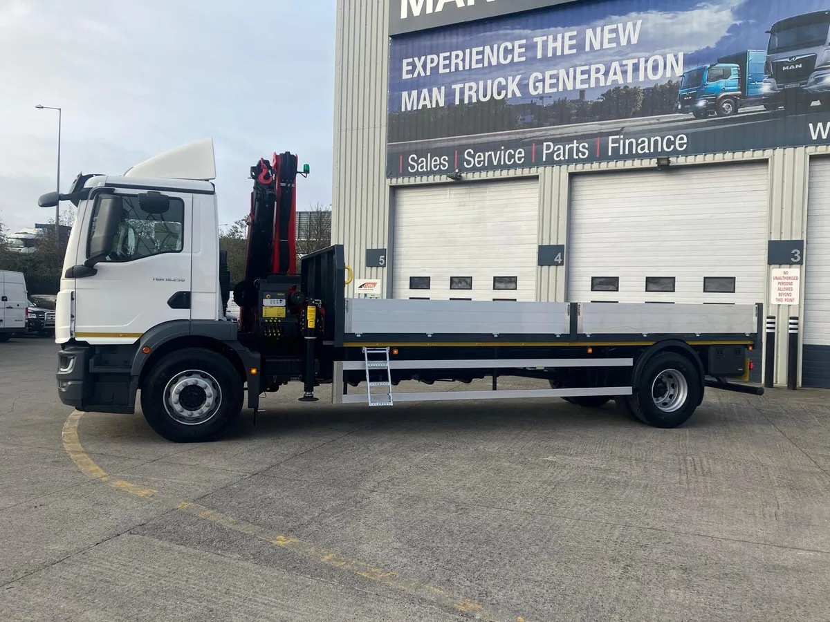 New MAN TGM 18.250 flatbed with crane - Image 4