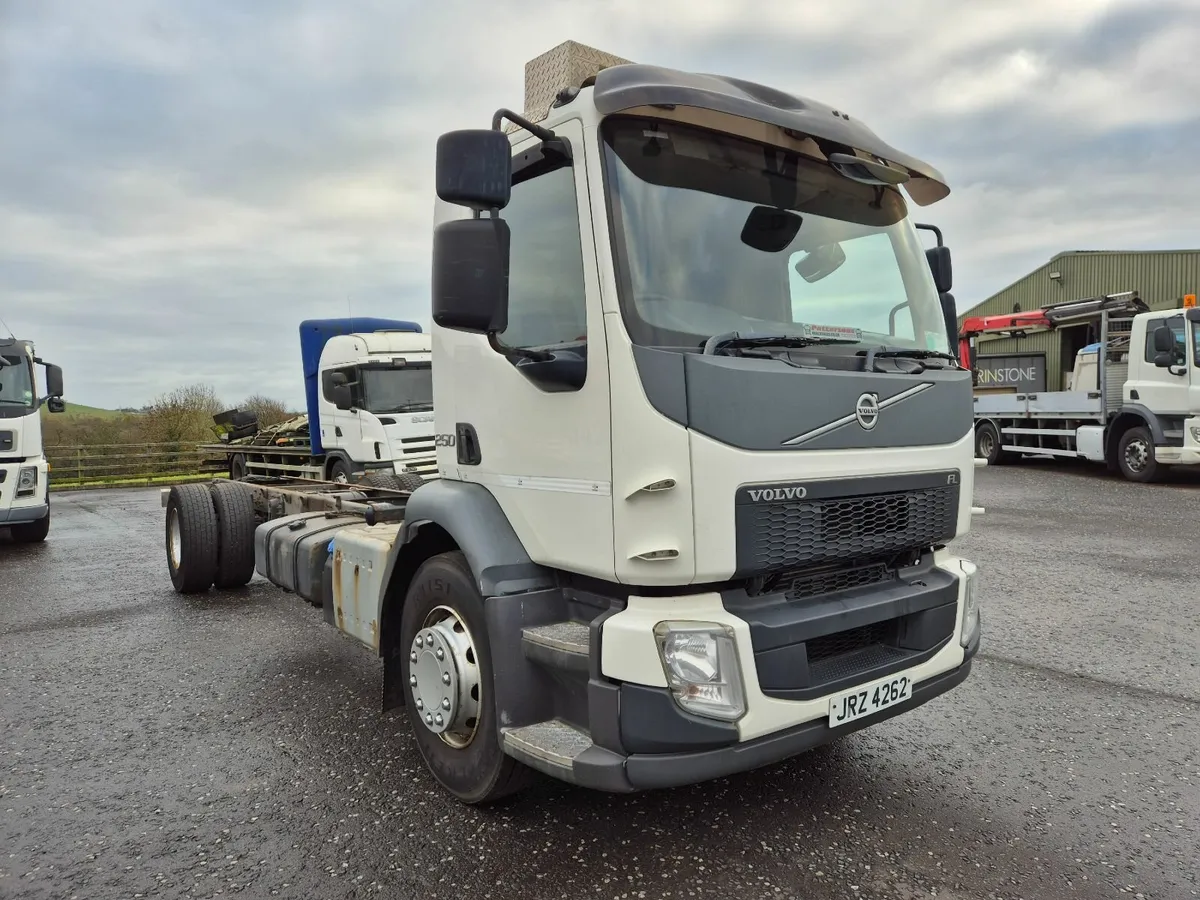 2015 Volvo FL250 c/cab NI Vehicle - Image 2