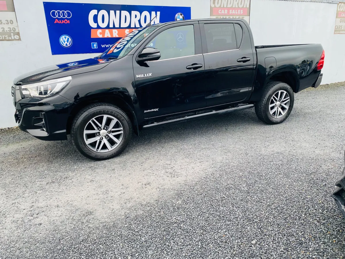 2020 TOYOTA HILUX 2.4 D4D INVINCIBLE X MANUAL - Image 3