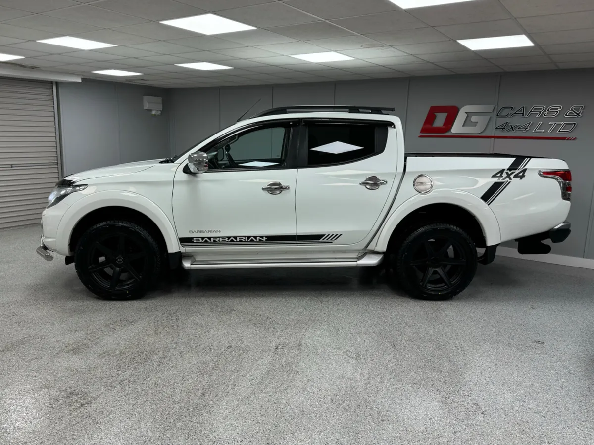 2017 Mitsubishi L200 2.4 DID Barbarian 4X4 - Image 4