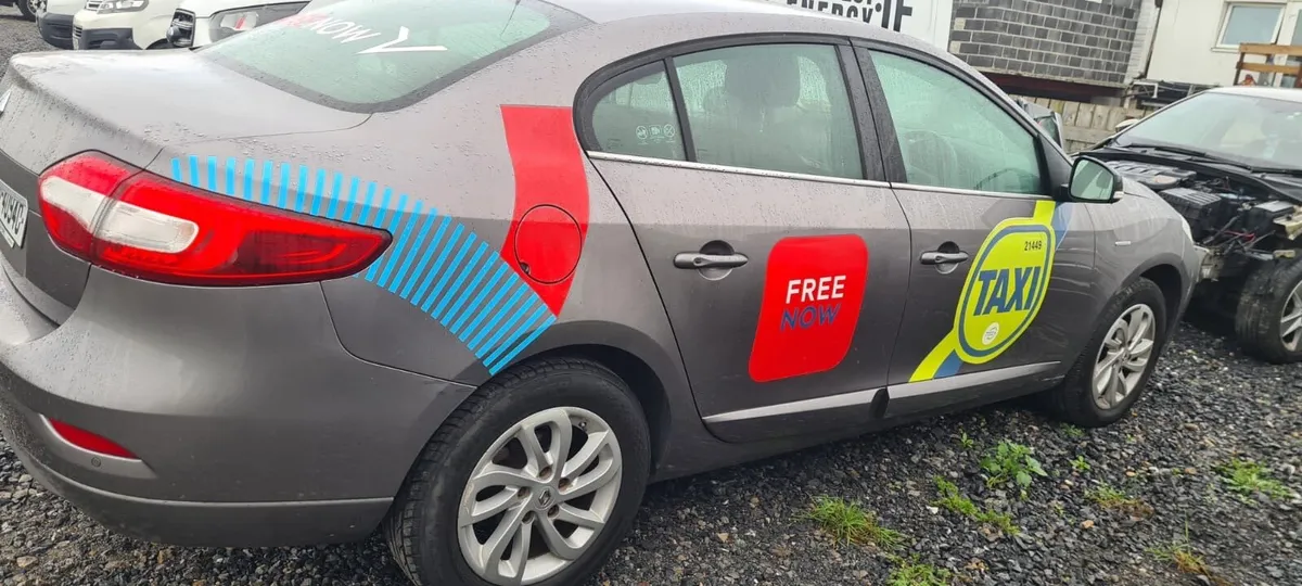 161 Renault Fluence - Image 2