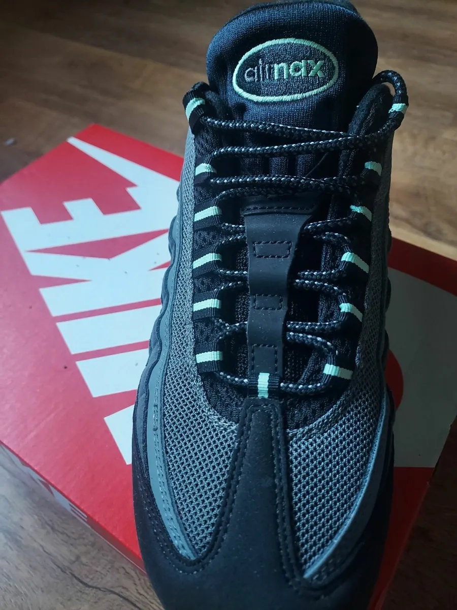 Nike 95s green best sale