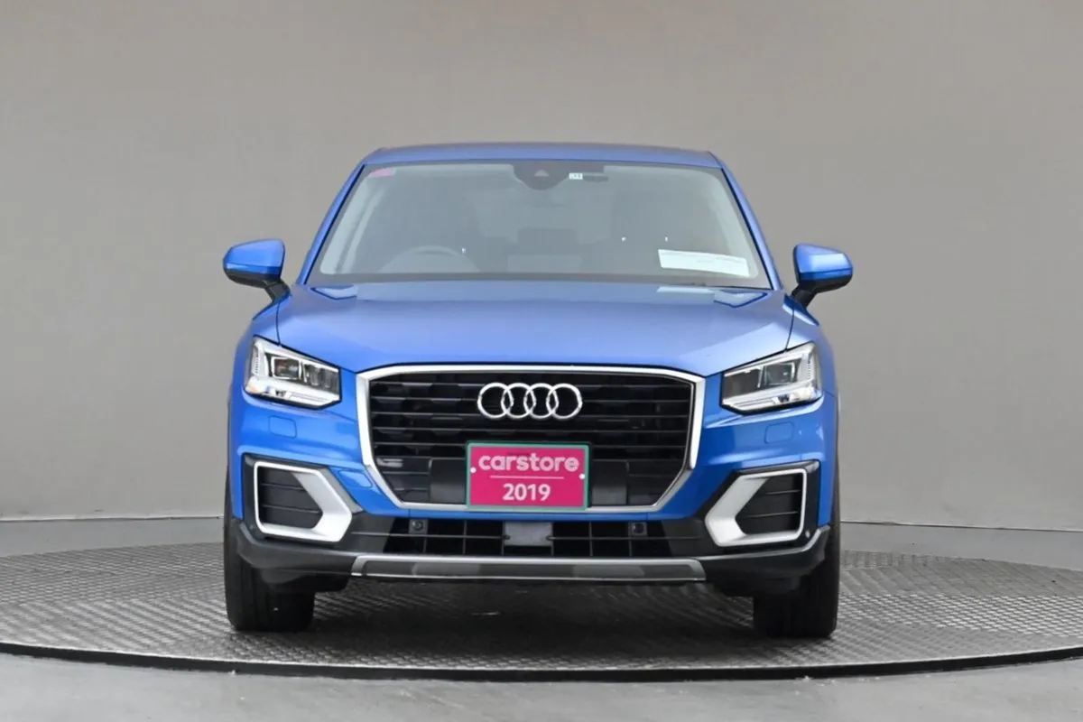 Audi Q2 1.0 Tfsi S-tronic 115BHP  reverse Cam par - Image 2