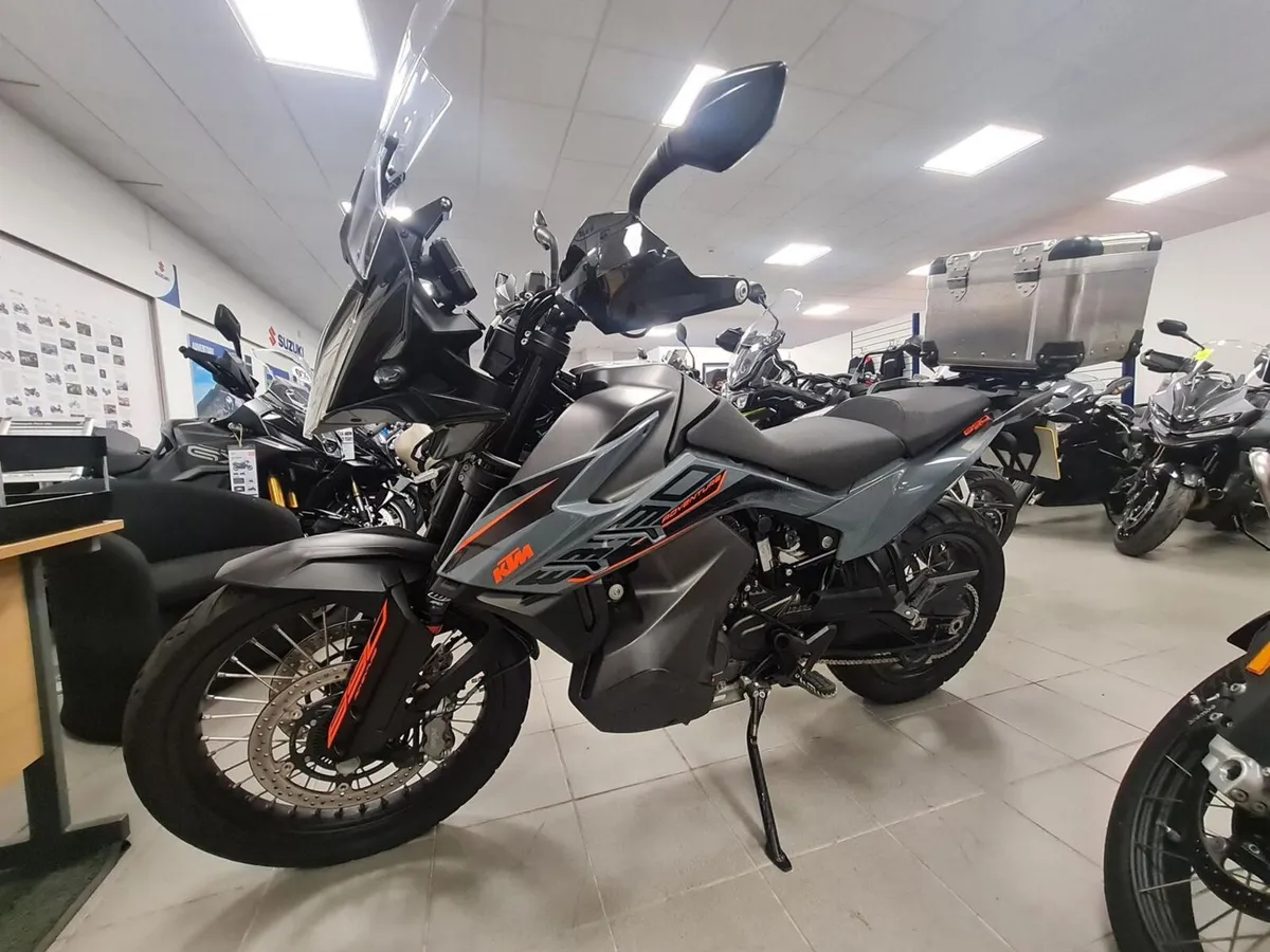 KTM 890 Adventure  2022 - Image 2