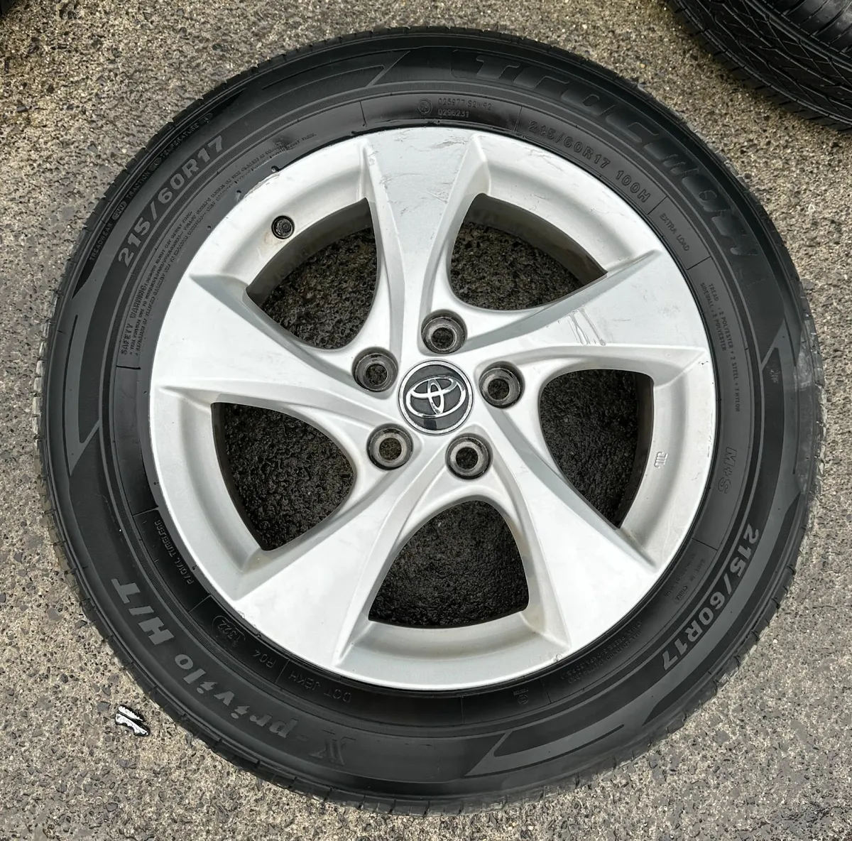 TOYOTA C-HR 17" GENUINE ALLOY WHEELS - Image 2