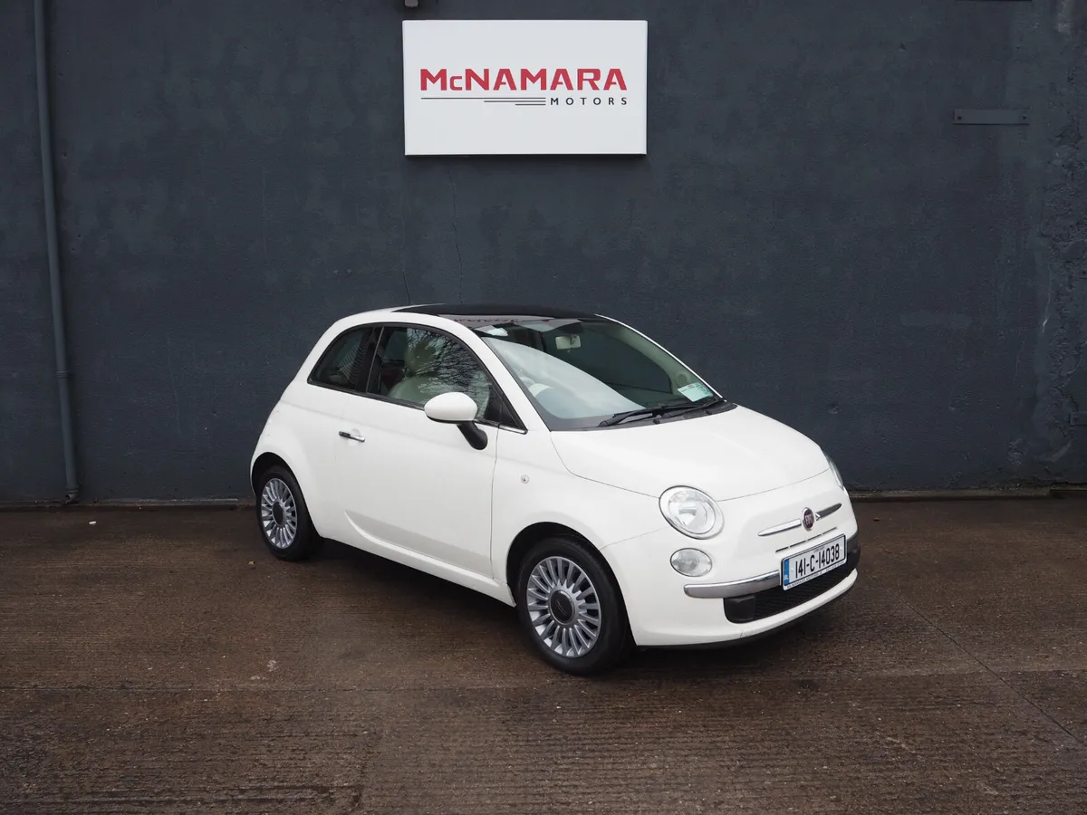 Fiat 500 Lounge Panoramic Sun Roof Exceptional! - Image 1