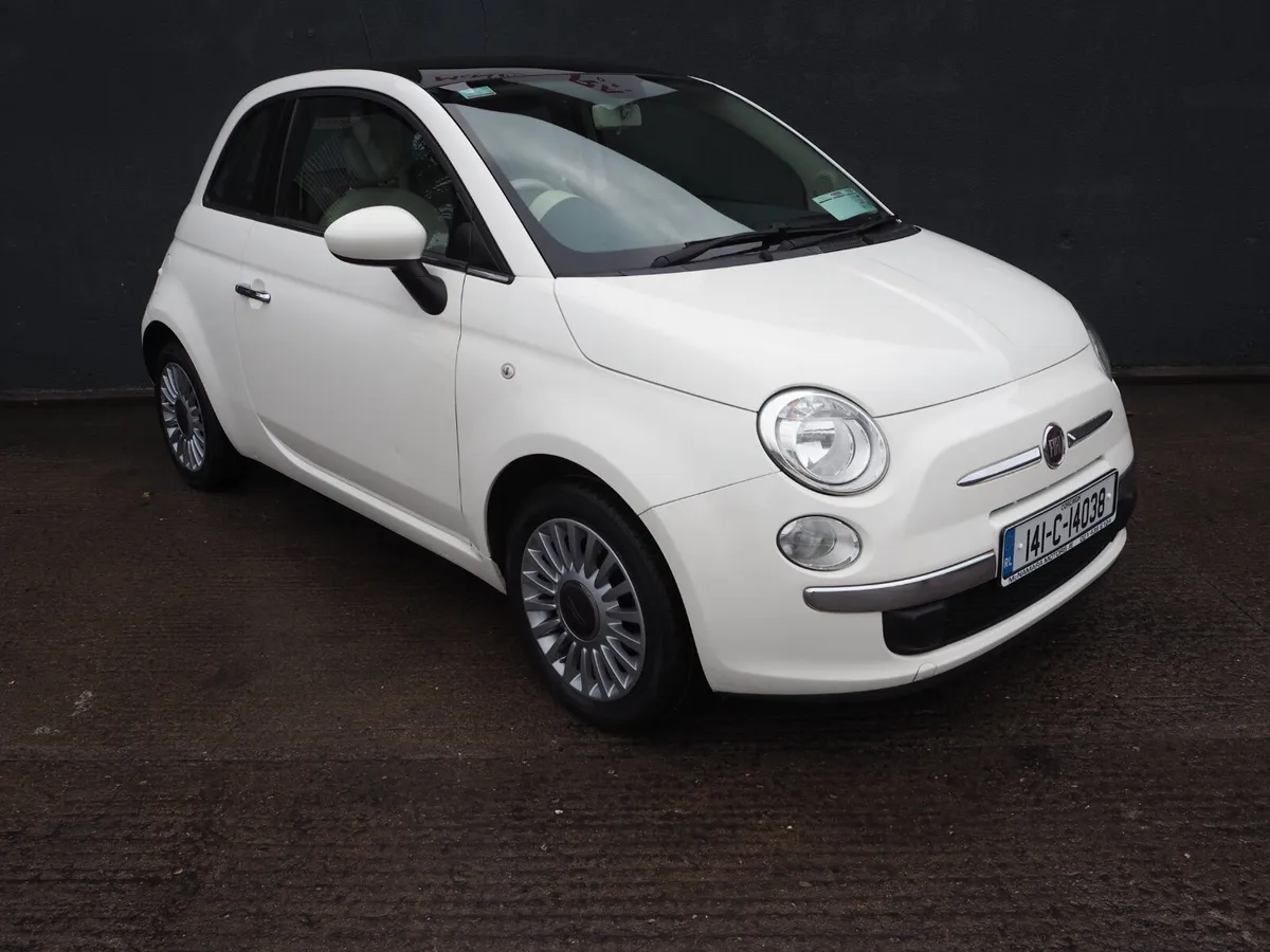 Fiat 500 Lounge Panoramic Sun Roof Exceptional! - Image 3