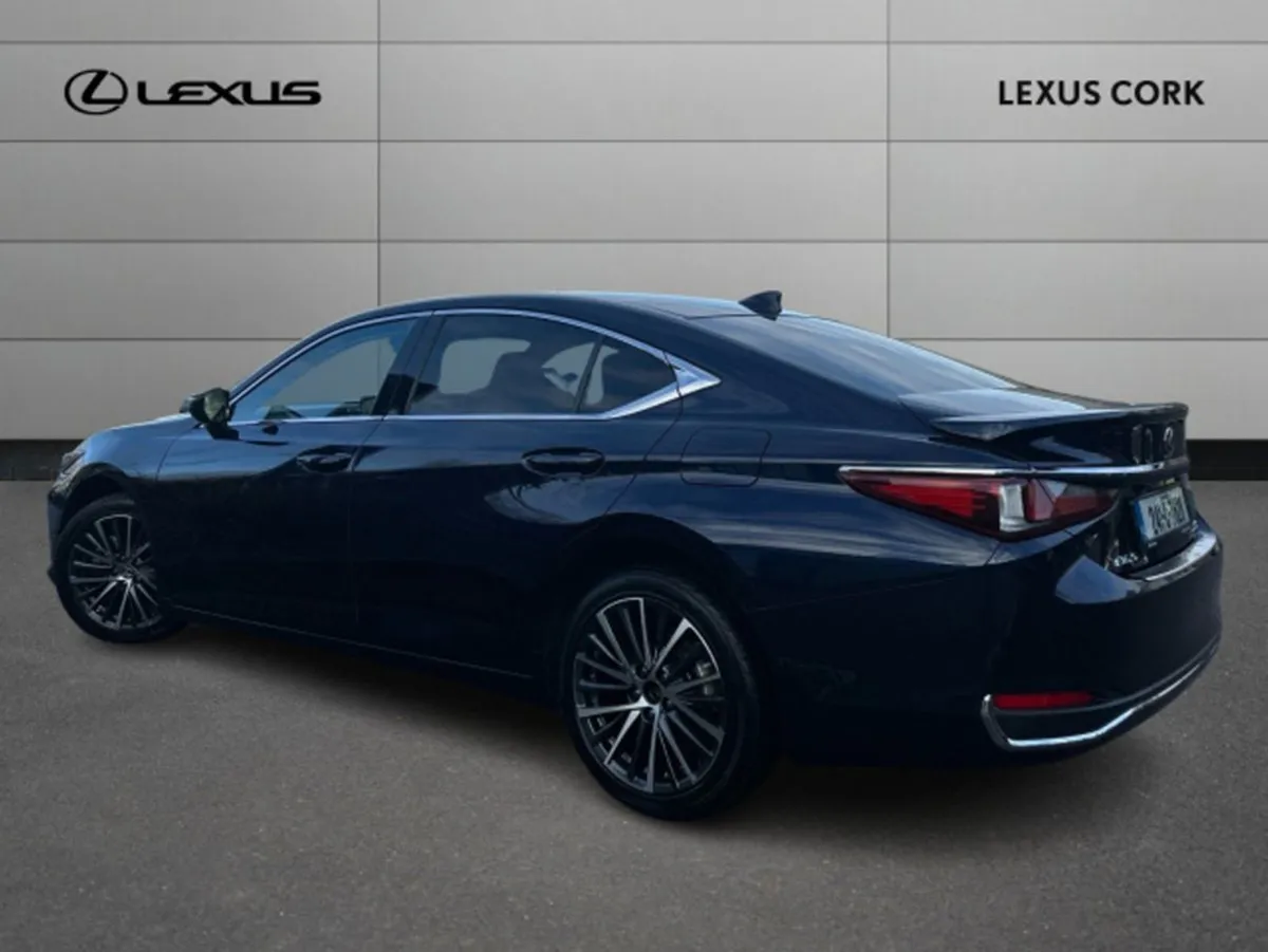 Lexus ES 300h Es300h Dynamic - Image 3