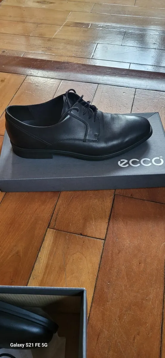 Used ecco shoes discount