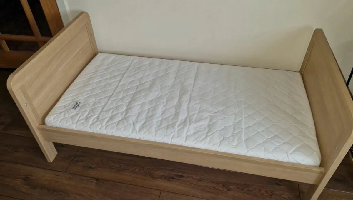 Mama s Papa s Rialto Cot Bed for sale in Co. Tipperary for 80 on DoneDeal