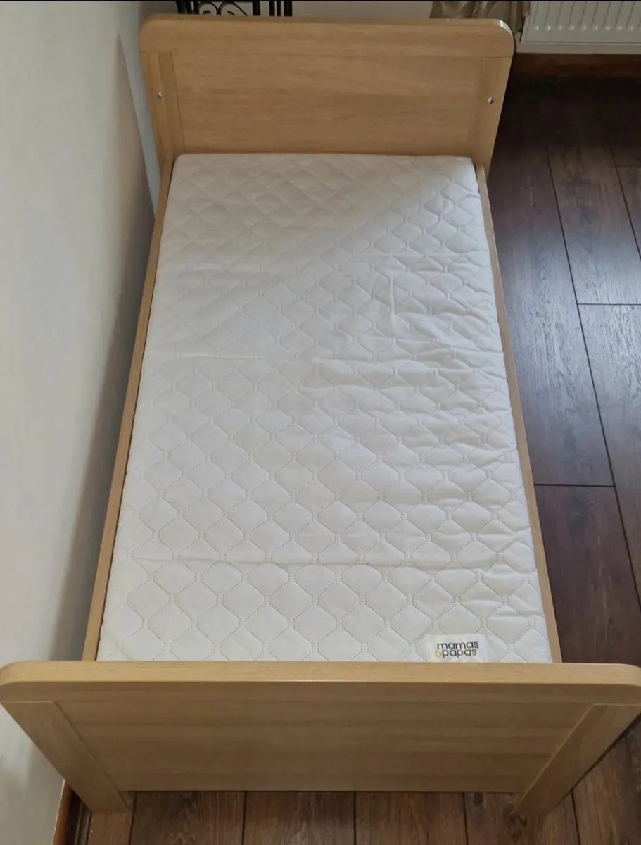 Mama s Papa s Rialto Cot Bed for sale in Co. Tipperary for 100 on DoneDeal