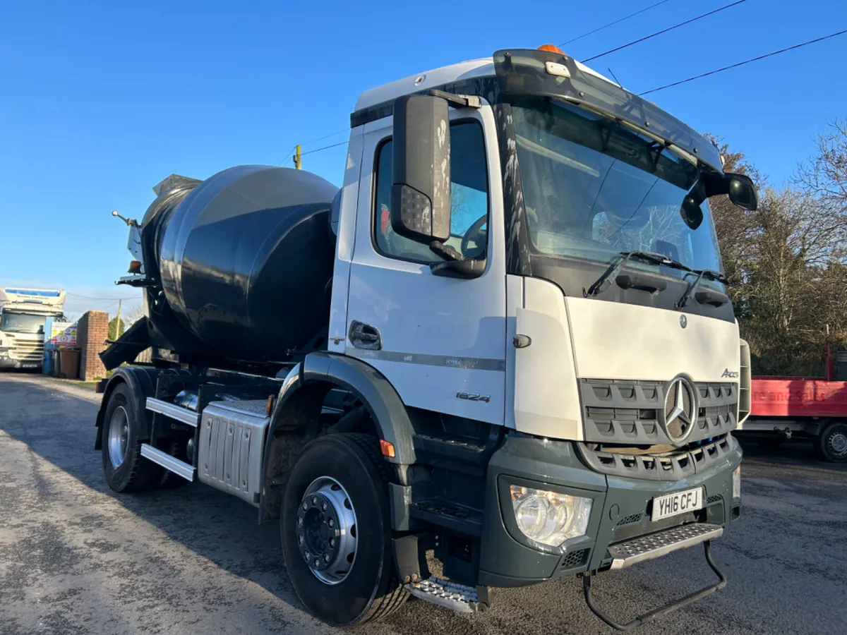 2016 Mercedes axor 1824 4m mini mixer - Image 3