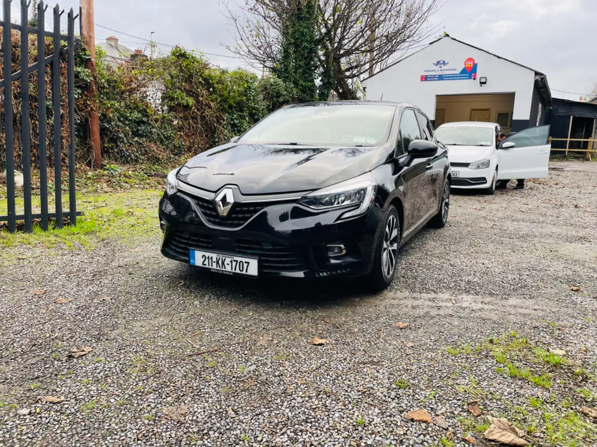 Renault Clio 2021 - Image 1