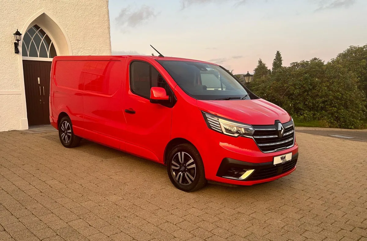 2022 Renault Trafic Sport+ 150bhp  Lwb 2.0 150bhp - Image 1