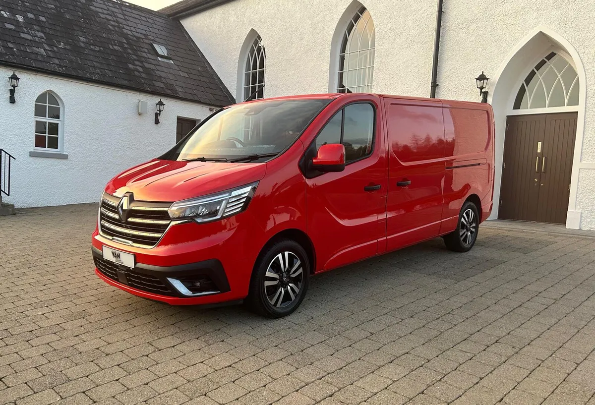 2022 Renault Trafic Sport+ 150bhp  Lwb 2.0 150bhp - Image 4