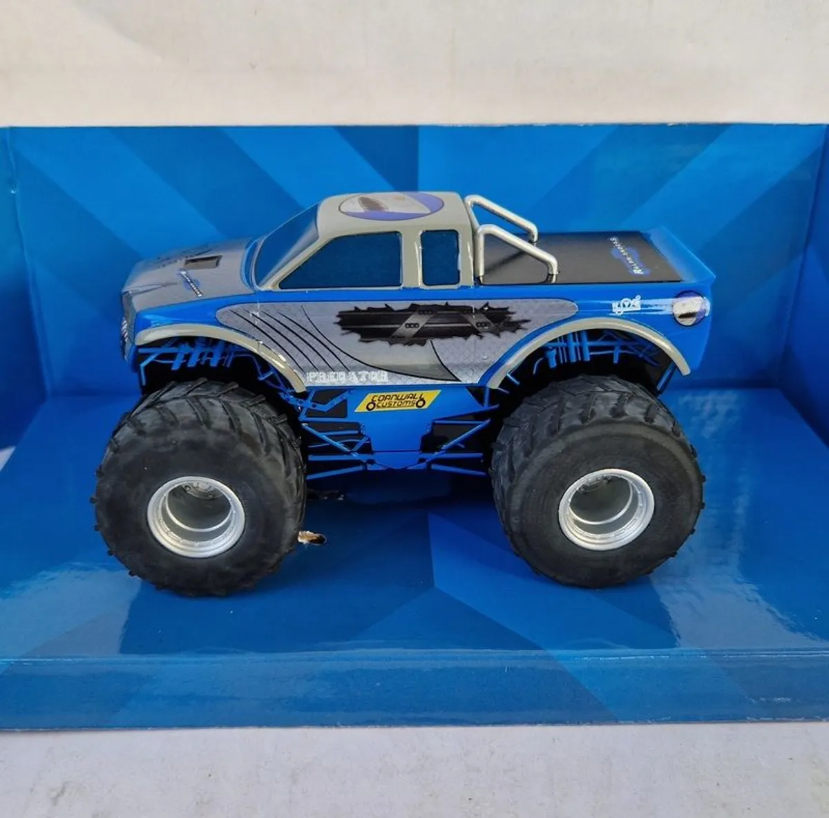 Monster truck slot car online