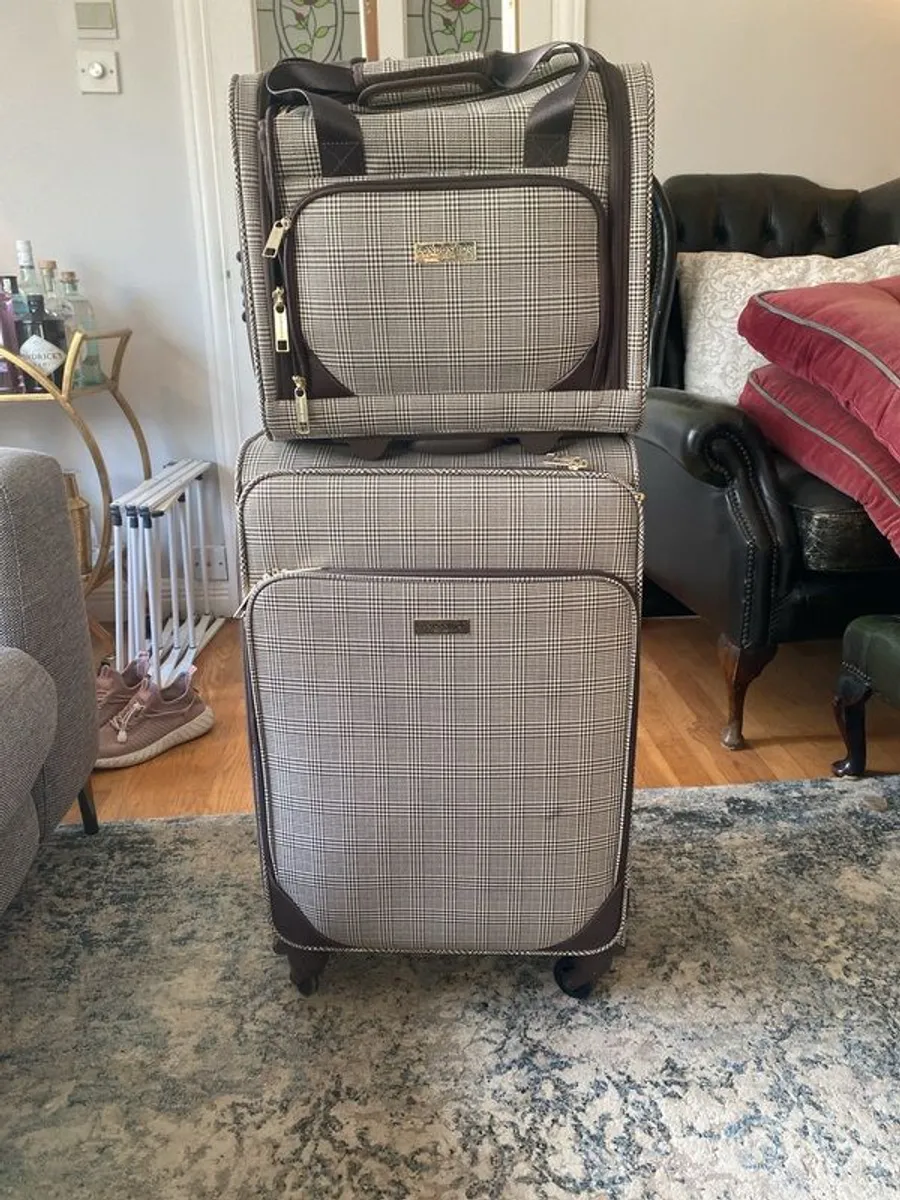 London Fog luggage set for sale in Co. Westmeath for 90 on DoneDeal