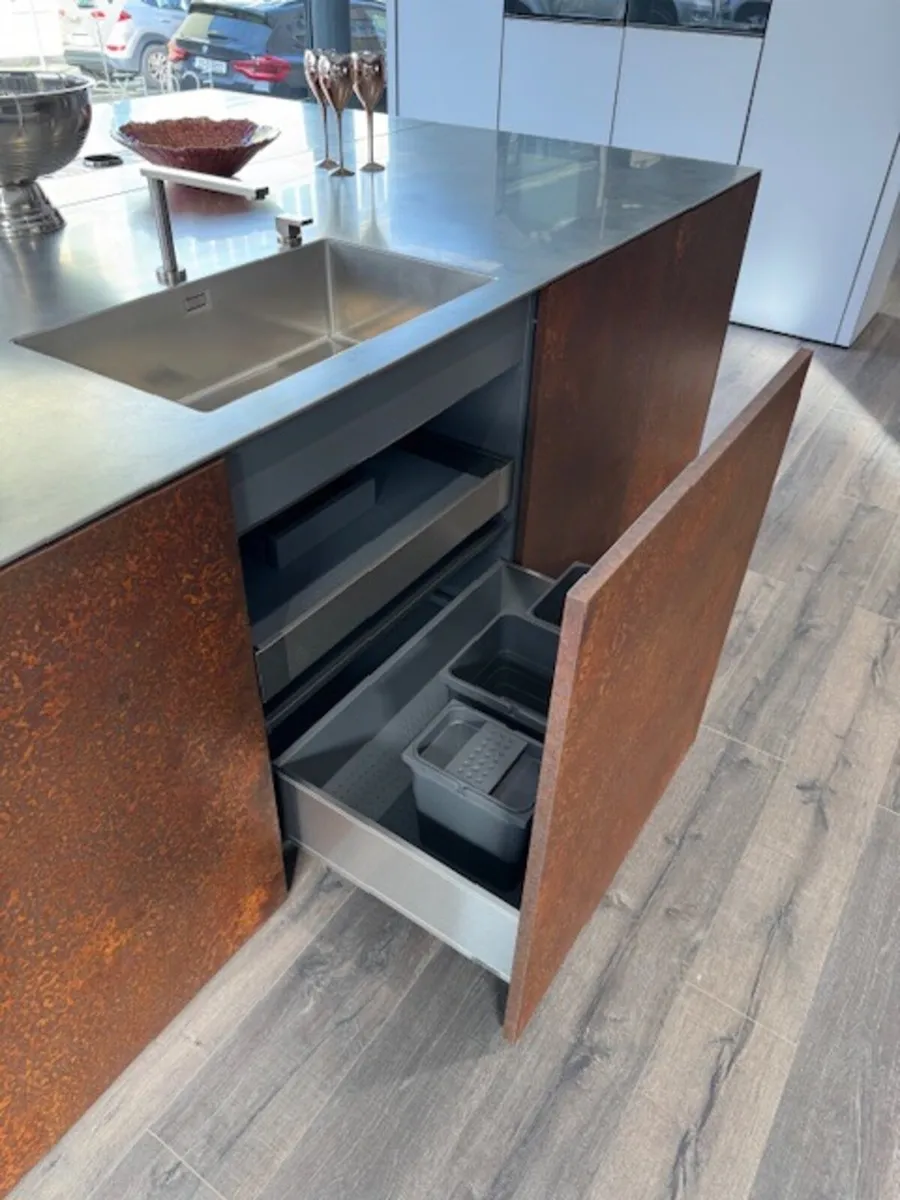 Kitchen - **33% discounted or nearest offer** - Image 2