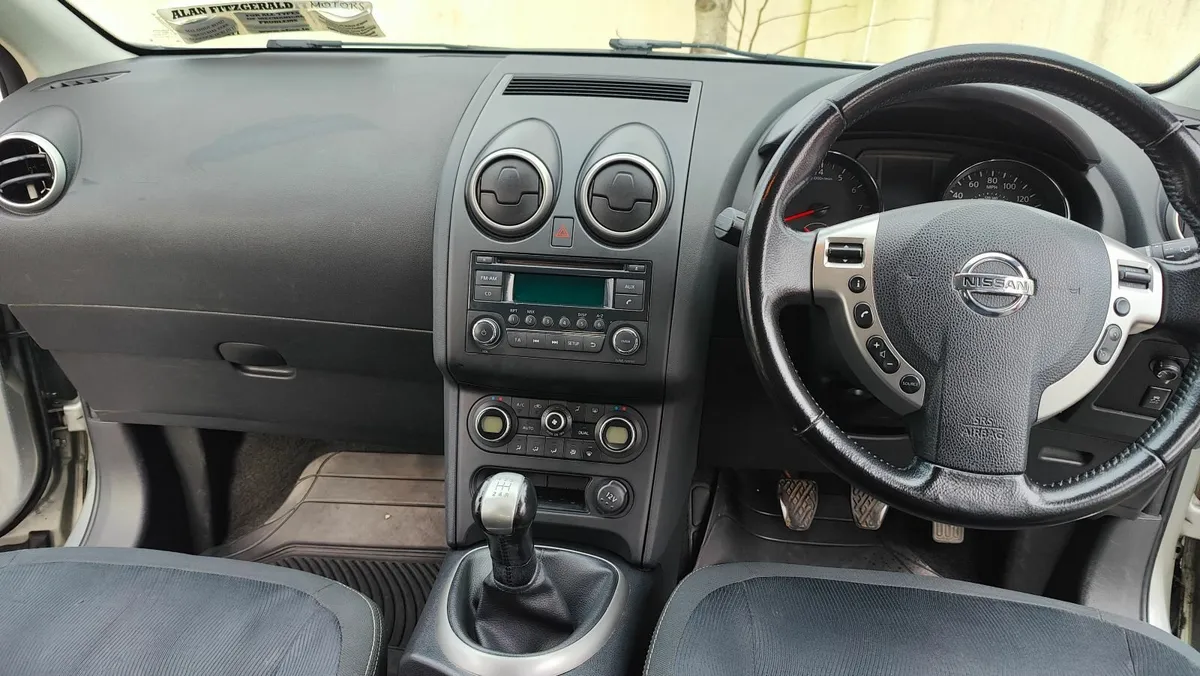 Nissan Qashqai 2011 - Image 3