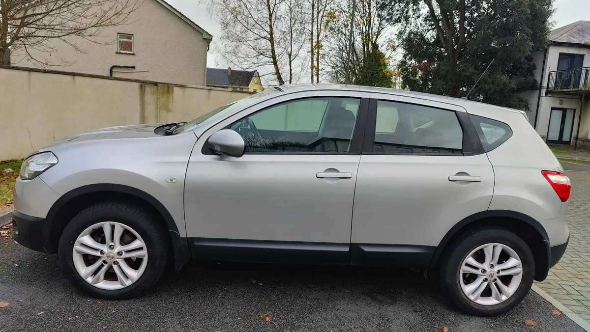 Nissan Qashqai 2011 Petrol - Image 1
