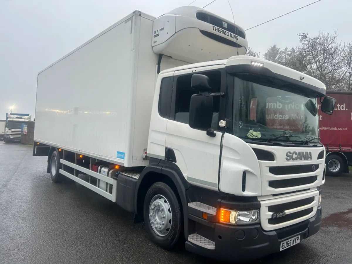 2015 Scania multi temp fridge freezer tail lift - Image 3