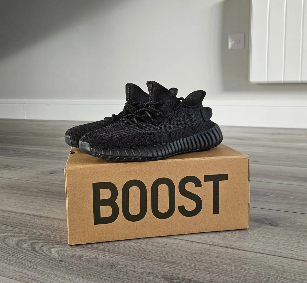 Yeezy Boost 350 v2 - Image 3