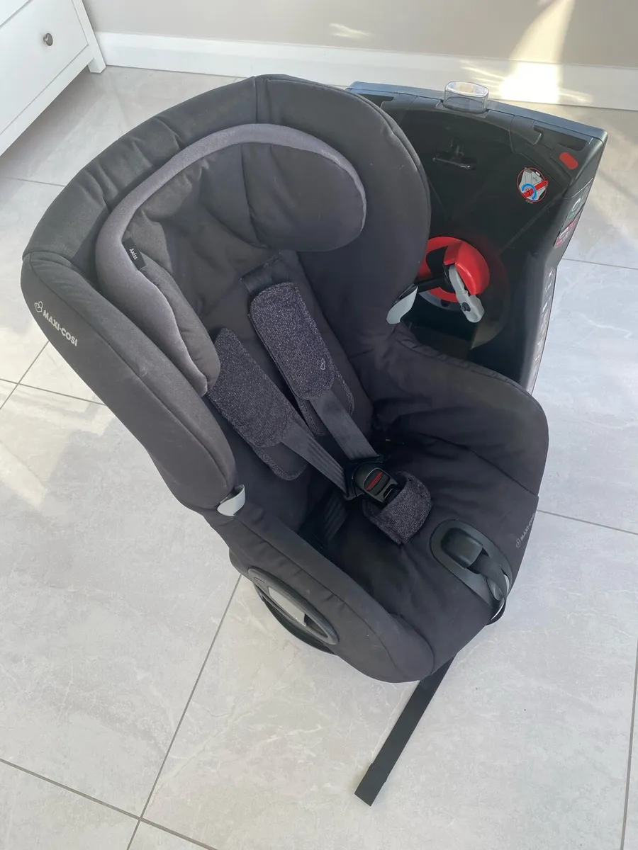 Maxi cosi axiss swivel for sale in Co. Mayo for 80 on DoneDeal