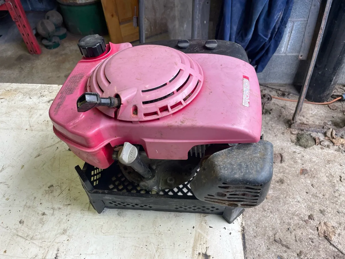 Honda mower engine - Image 1