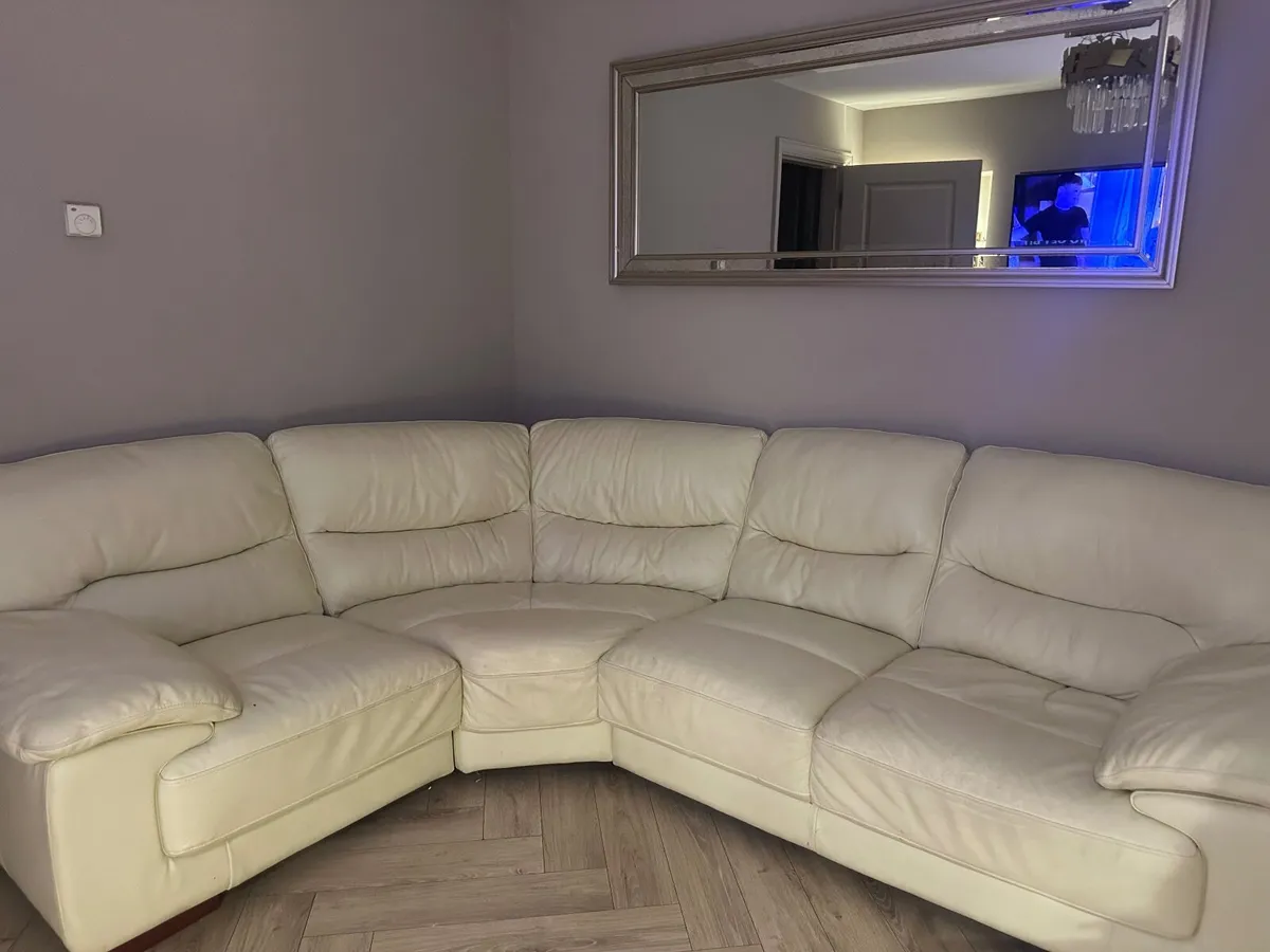 Corner sofa - Image 1