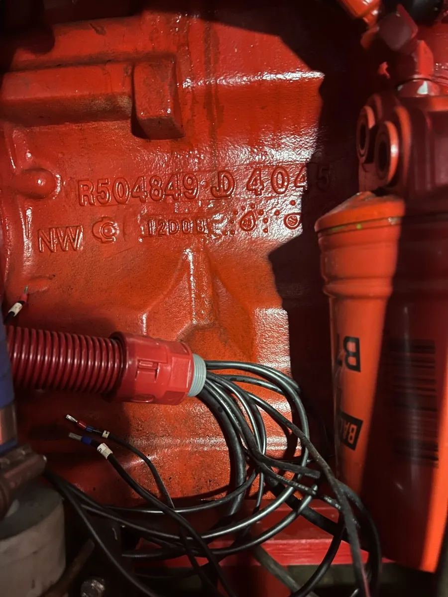 John Deer engine parts - Image 4